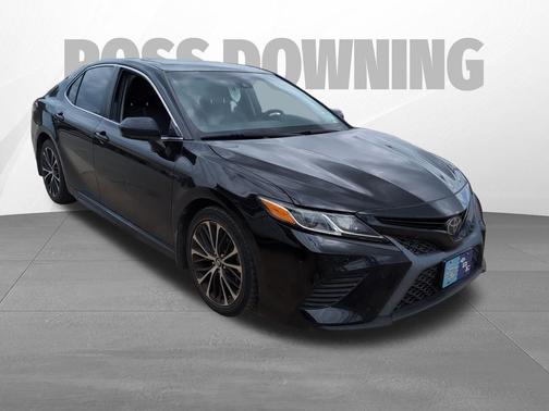 Midnight Black Metallic 2018 Toyota Camry SE