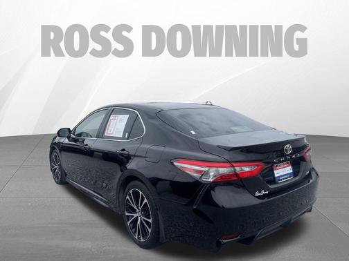 Midnight Black Metallic 2018 Toyota Camry SE