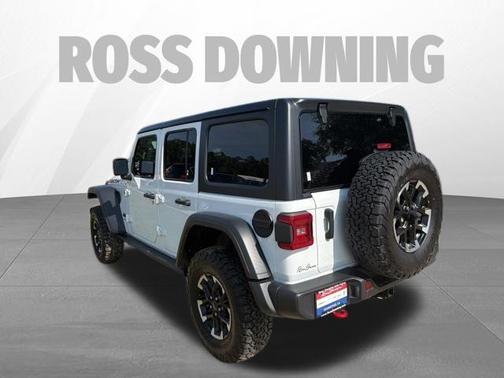 Bright White Clearcoat 2024 Jeep Wrangler Rubicon