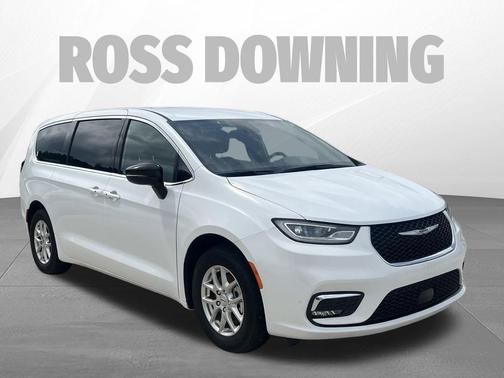 Bright White Clearcoat 2025 Chrysler Pacifica L
