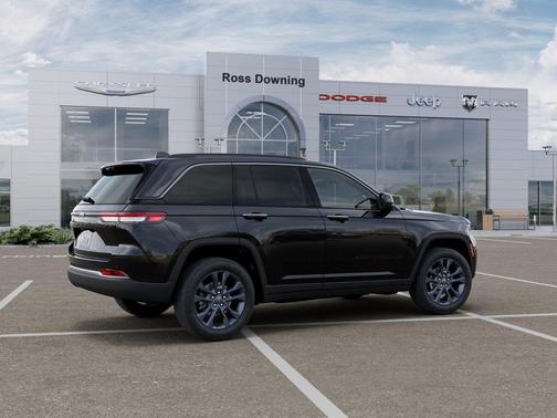 Diamond Black Crystal Pearlcoat 2026 Jeep Grand Cherokee 85th Anniversary Edition