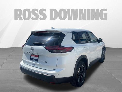 Everest White Pearl 2024 Nissan Rogue SV