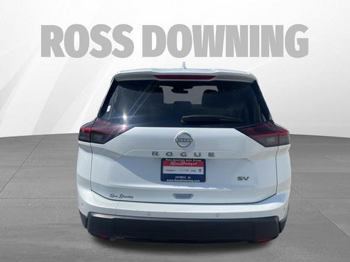 Everest White Pearl 2024 Nissan Rogue SV