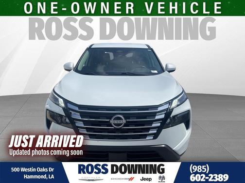 Everest White Pearl 2024 Nissan Rogue SV