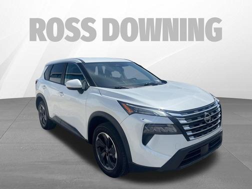 Everest White Pearl 2024 Nissan Rogue SV