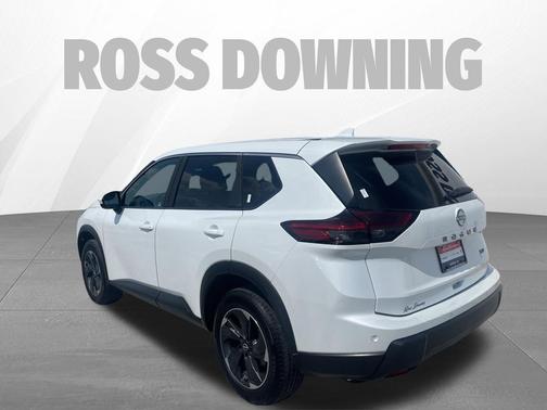 Everest White Pearl 2024 Nissan Rogue SV
