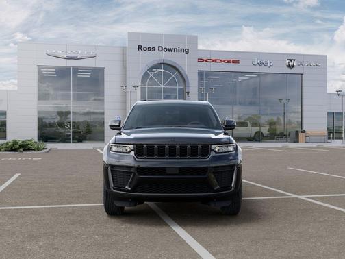 Diamond Black Crystal Pearlcoat 2026 Jeep Grand Cherokee L Altitude