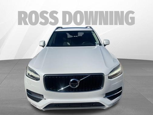 2017 Volvo XC90 T6 Momentum