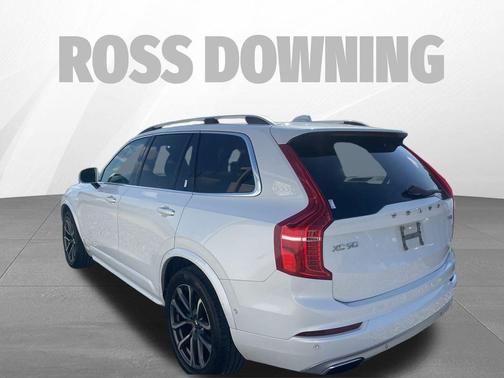 2017 Volvo XC90 T6 Momentum