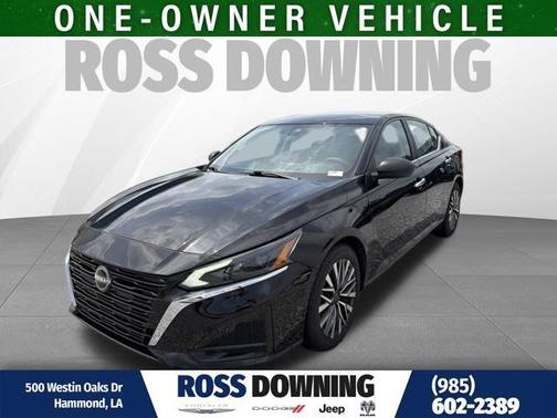 Super Black Clearcoat 2025 Nissan Altima 2.5 SV