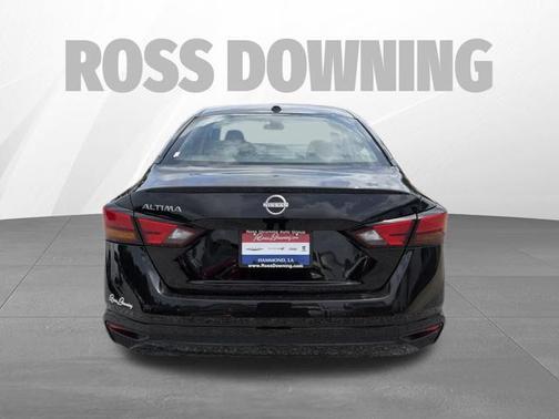 Super Black Clearcoat 2025 Nissan Altima 2.5 SV