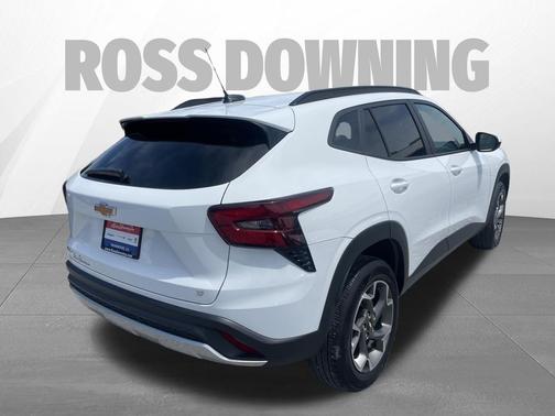 Summit White 2024 Chevrolet Trax LT