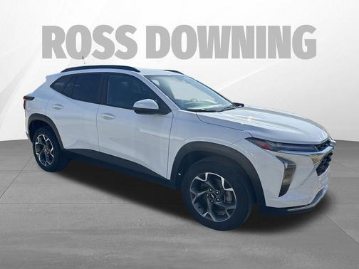 Summit White 2024 Chevrolet Trax LT