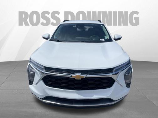 Summit White 2024 Chevrolet Trax LT