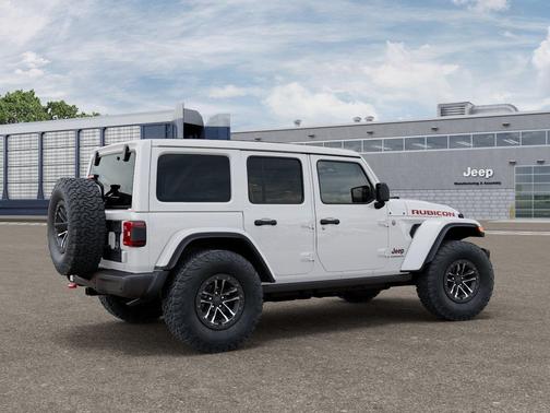 Bright White Clearcoat 2027 Jeep Wrangler Rubicon