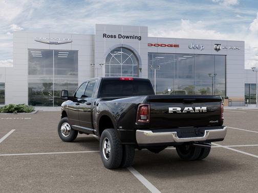 2026 RAM 3500 Tradesman Crew Cab 4x4 8' Box