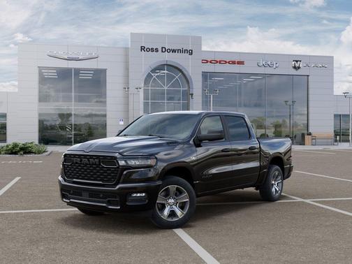 Diamond Black Crystal Pearlcoat 2026 RAM 1500 Express