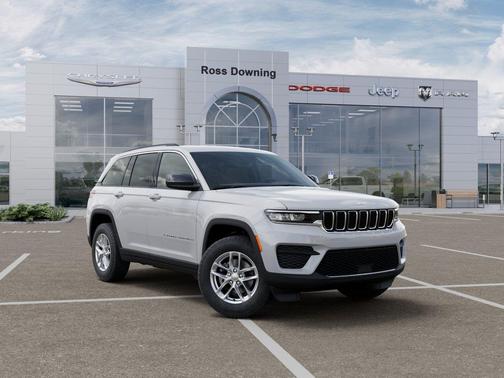 Bright White Clearcoat 2026 Jeep Grand Cherokee Laredo