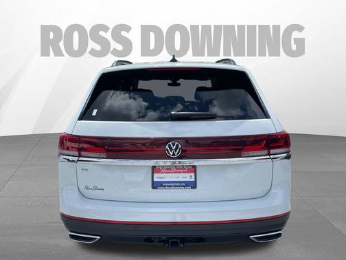 Pure White 2025 Volkswagen Atlas 2.0T SE w/Technology