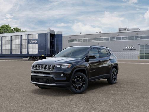 Diamond Black Crystal Pearlcoat 2026 Jeep Compass Latitude