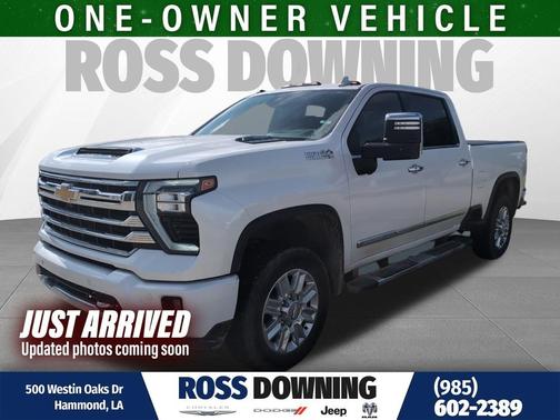 Iridescent Pearl Tricoat 2024 Chevrolet Silverado 2500 High Country