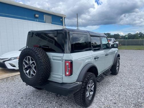 Cactus Gray 2024 Ford Bronco Badlands
