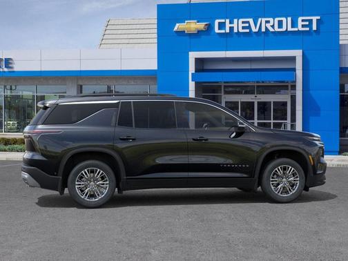 Mosaic Black Metallic 2026 Chevrolet Traverse LT