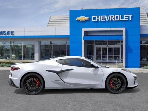 Arctic White 2026 Chevrolet Corvette Z06