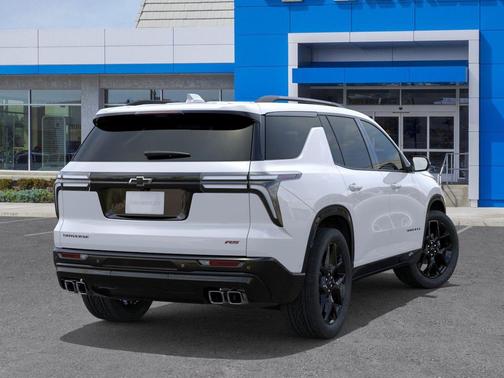 Polar White Tricoat 2026 Chevrolet Traverse RS
