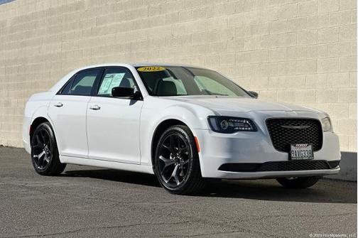2022 Chrysler 300 Touring