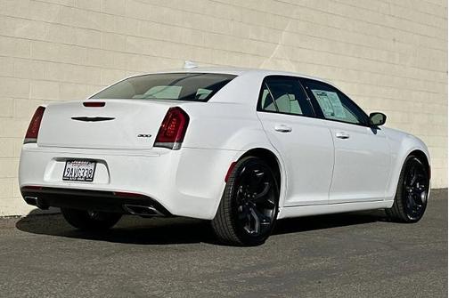 2022 Chrysler 300 Touring