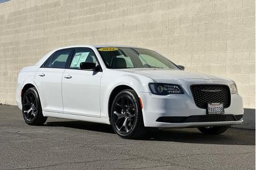 2022 Chrysler 300 Touring