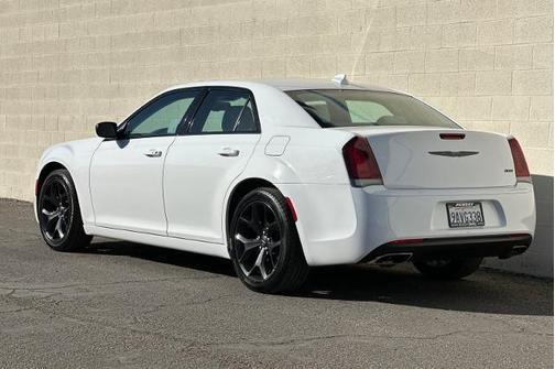 2022 Chrysler 300 Touring