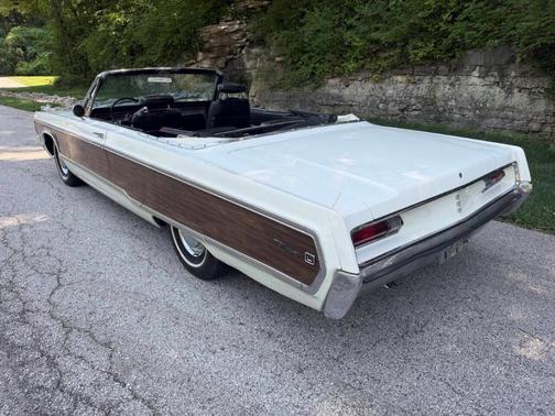 White 1968 Chrysler Newport