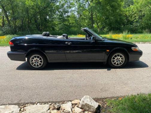 2000 Saab 9-3 Base w/Black Top (A4)