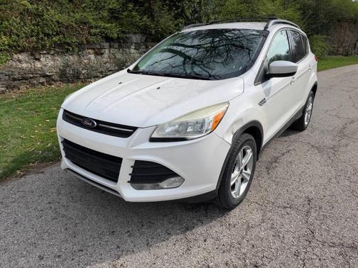 White 2013 Ford Escape SE