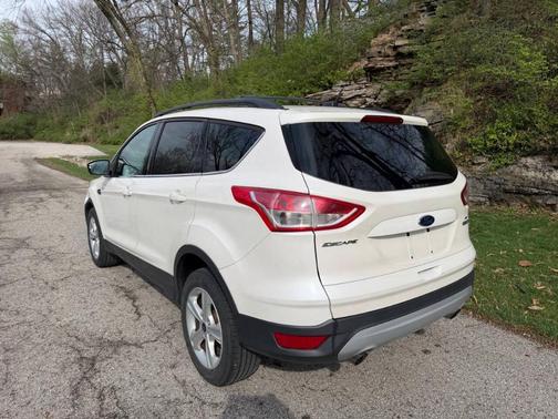 White 2013 Ford Escape SE