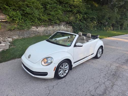 White 2014 Volkswagen Beetle 2.0L TDI