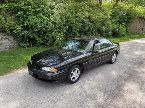 Black 1997 Pontiac Bonneville Base