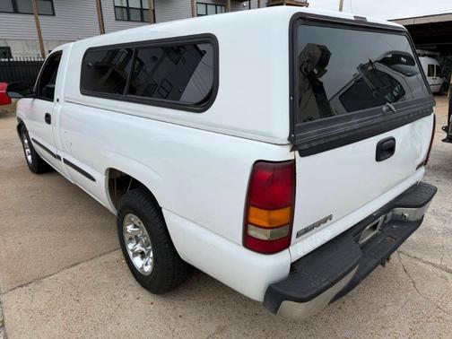 White 2000 GMC Sierra 1500 SL