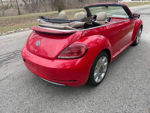 2018 Volkswagen Beetle 2.0T SE