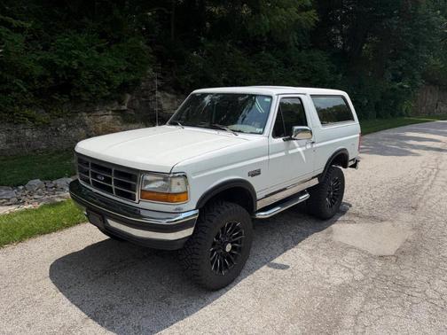 White 1993 Ford Bronco XLT