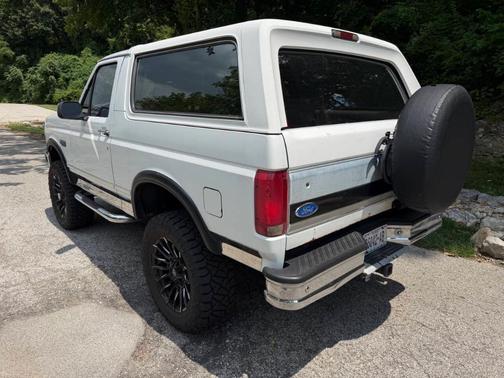 White 1993 Ford Bronco XLT