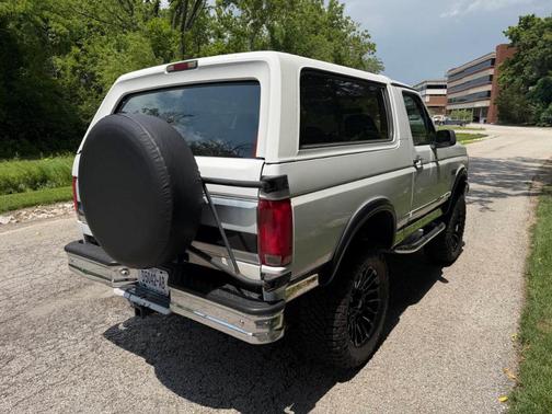 White 1993 Ford Bronco XLT