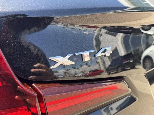 2024 Cadillac XT4 Premium Luxury