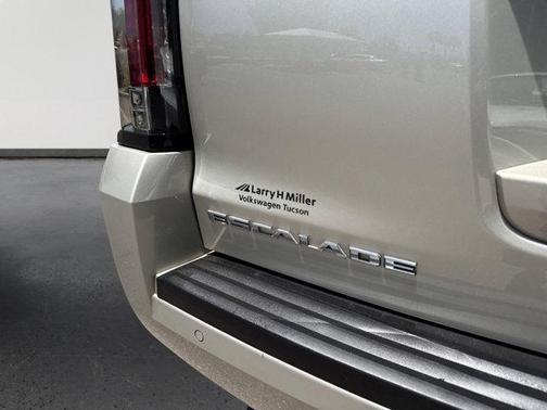 2016 Cadillac Escalade Luxury