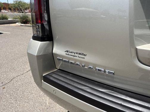 2016 Cadillac Escalade Luxury