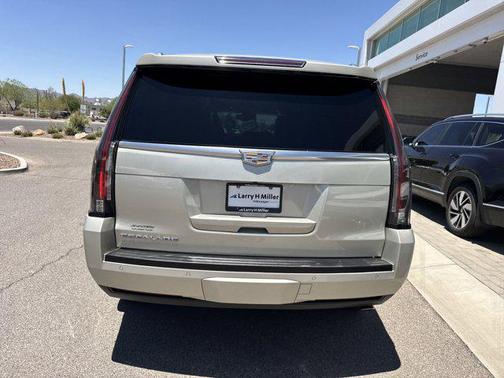 2016 Cadillac Escalade Luxury