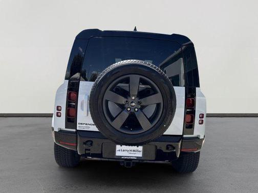 2024 Land Rover Defender X-Dynamic SE
