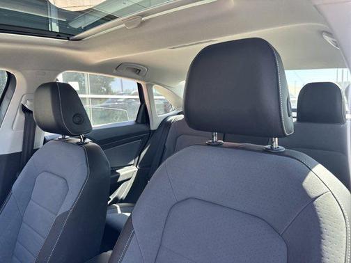 Platinum Gray Metallic 2026 Volkswagen Jetta 1.4T SE